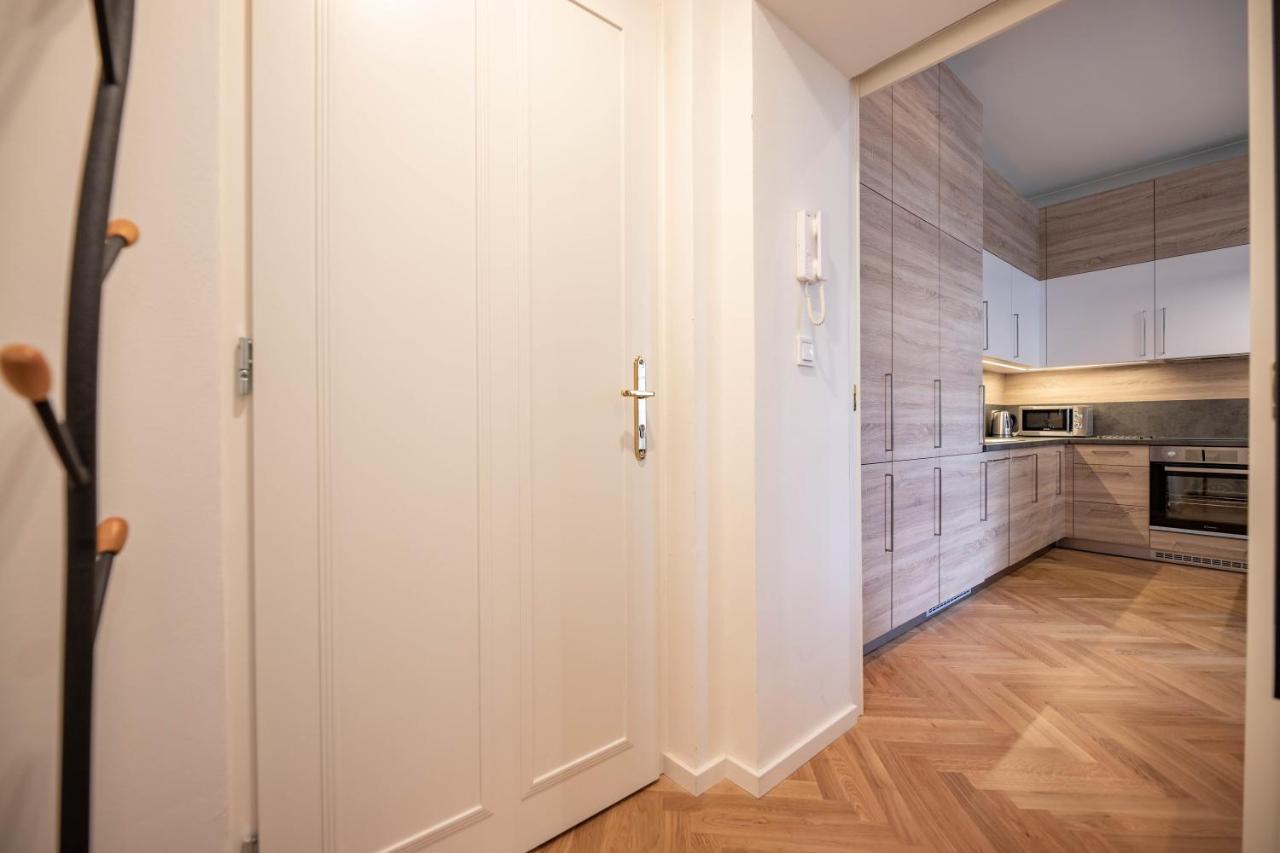 Friendly Apartments In Прага Екстер'єр фото