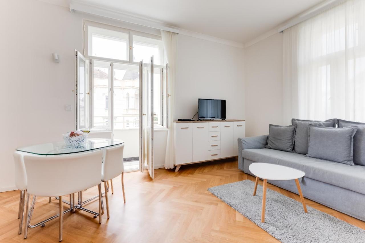 Friendly Apartments In Прага Екстер'єр фото