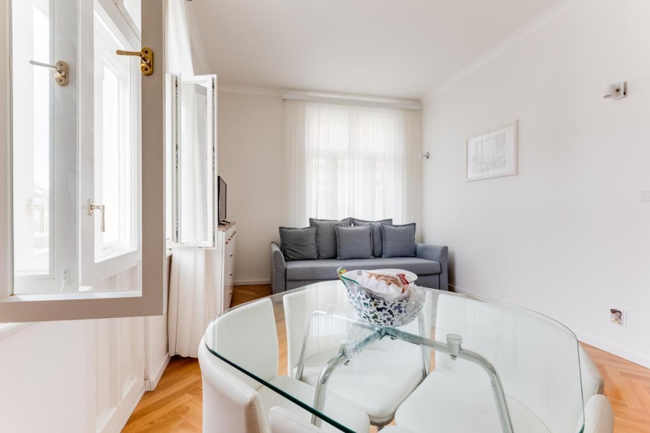 Friendly Apartments In Прага Екстер'єр фото