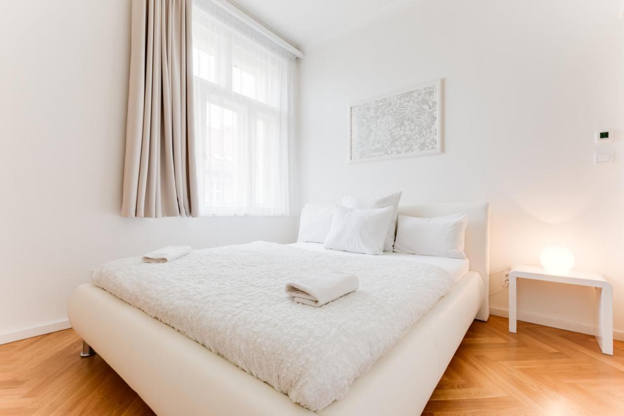 Friendly Apartments In Прага Екстер'єр фото