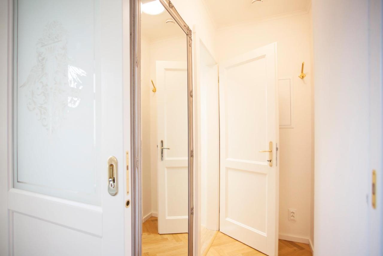 Friendly Apartments In Прага Екстер'єр фото