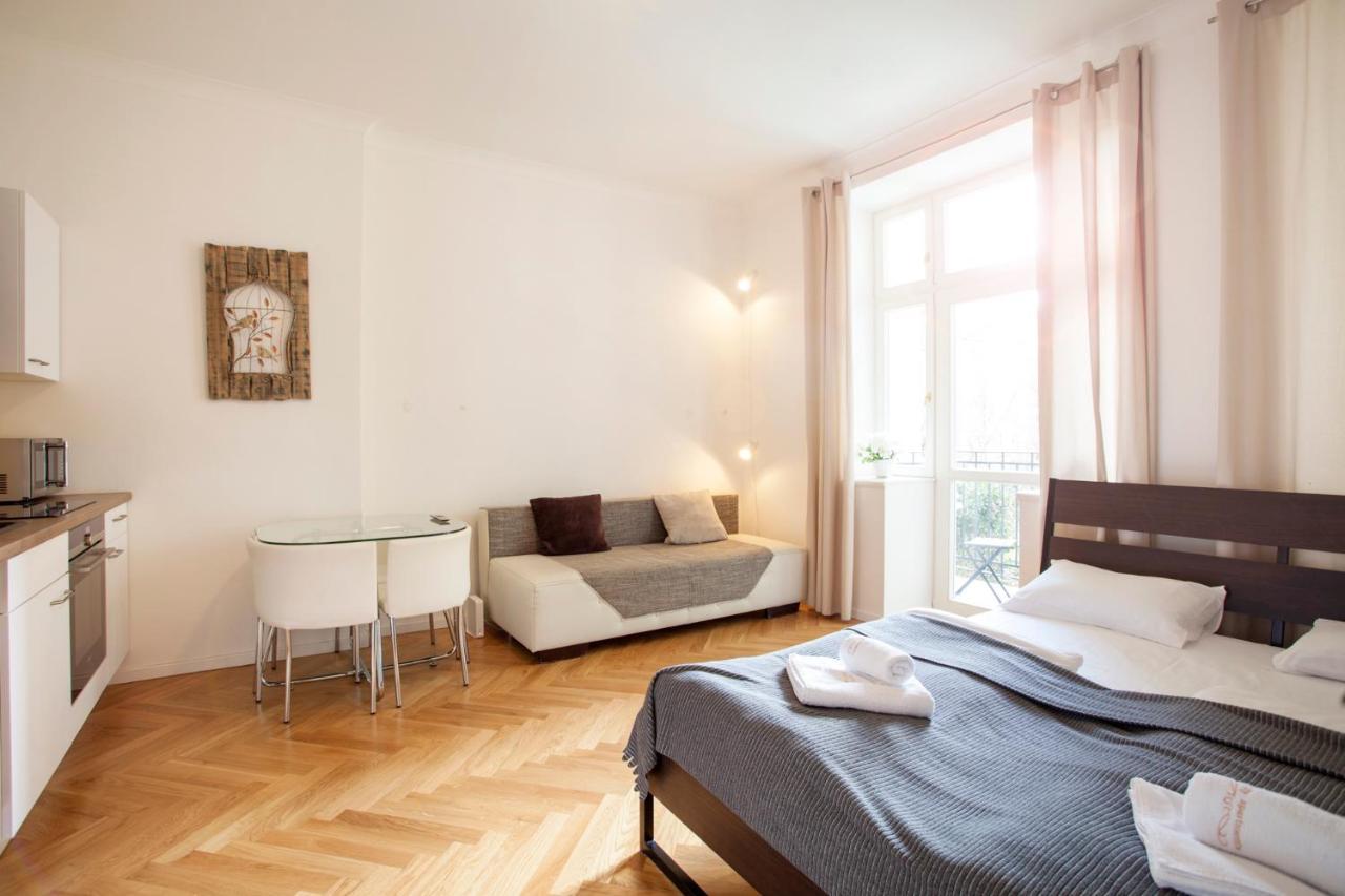 Friendly Apartments In Прага Екстер'єр фото
